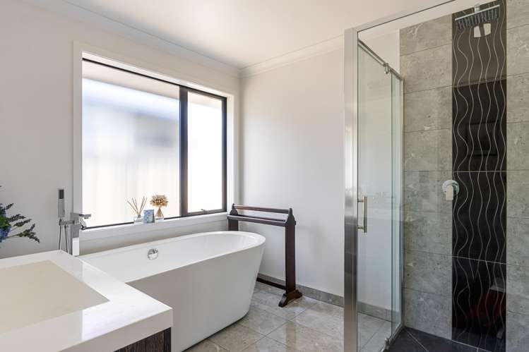19 Joanne Street Lytton West_12