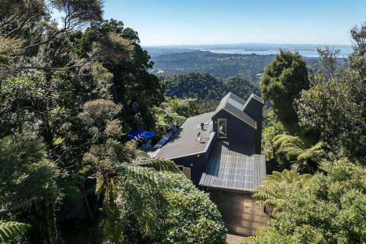27 Quinns Road Waiatarua_17