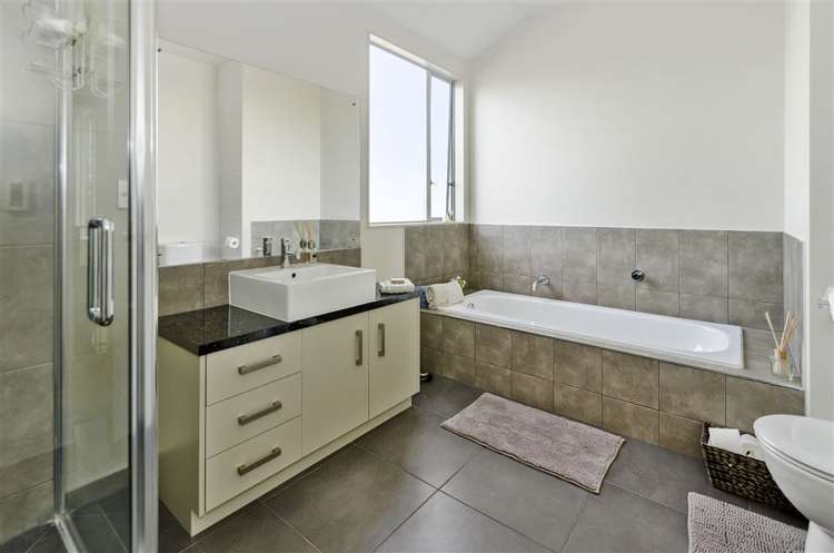 18 Chard Place Flat Bush_5