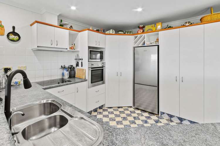 1801 East Coast Road Whakatiwai_18