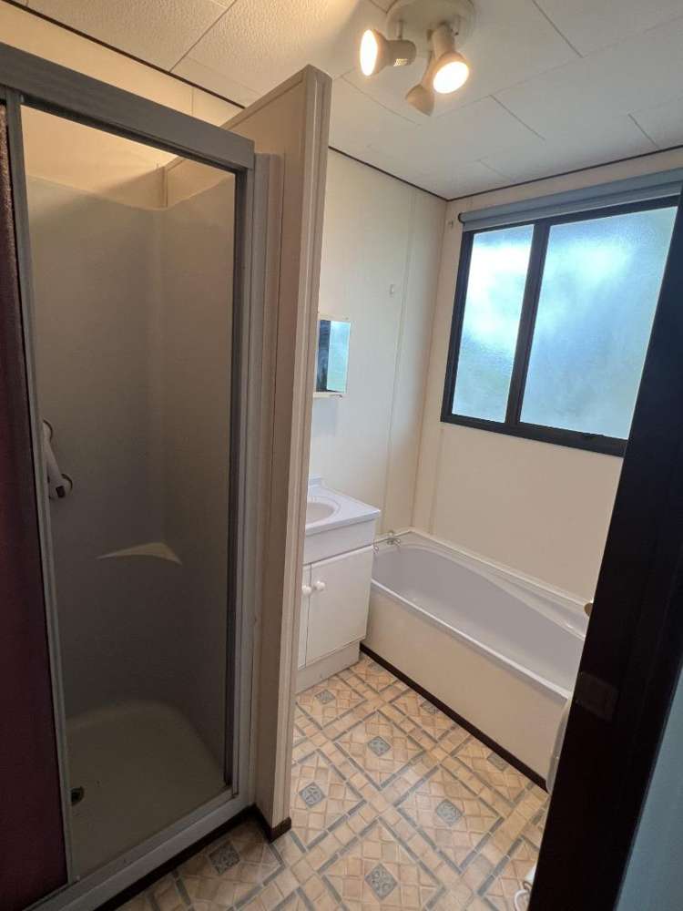 2/141 Carnoustie Drive Wattle Downs_7