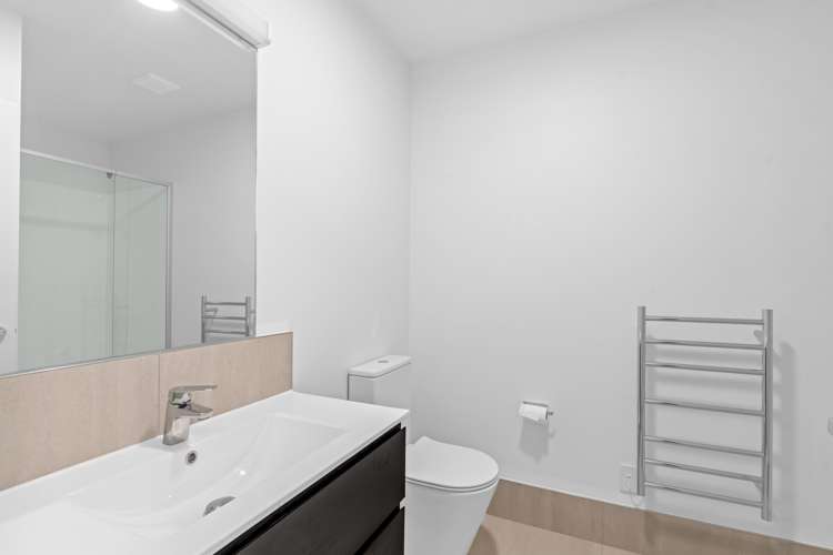 15/11 Carlos Drive Flat Bush_12