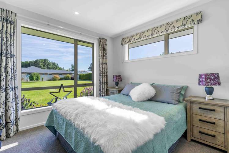 18 Longwood Drive Winton_13