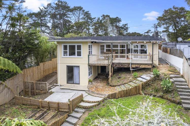 17 Golf Road New Lynn_19