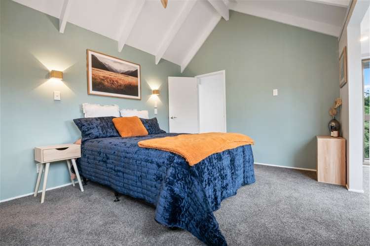 10 Raroa Terrace Waiatarua_10