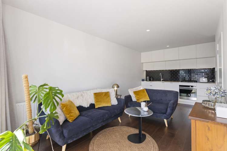 19 Jean Caldwell Way Island Bay_1