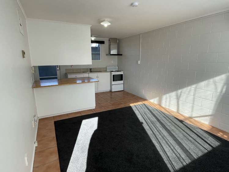 6/21 Olliviers Road_0