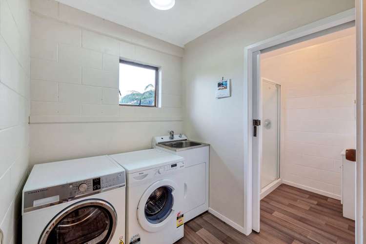 1/2a Carlisle Road Browns Bay_17