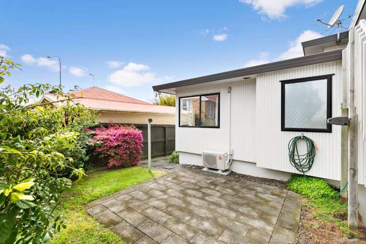 2/170 Onewa Road Northcote_13