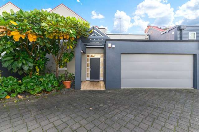 Spacious 3-Bedroom Home in Remuera