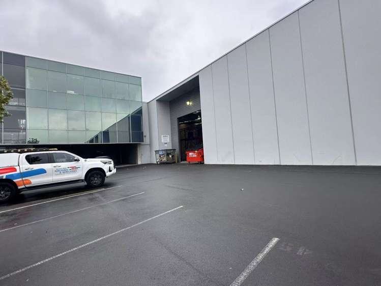 Unit 4/11 Orbit Drive Rosedale_16