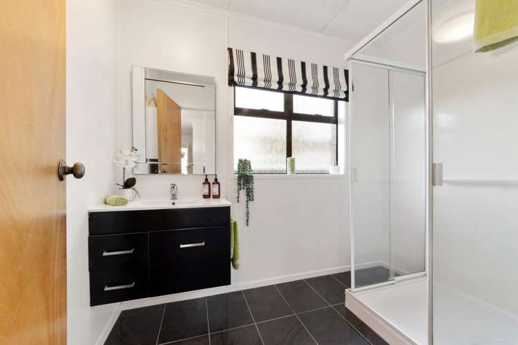 66 Donovan Street Blockhouse Bay_14