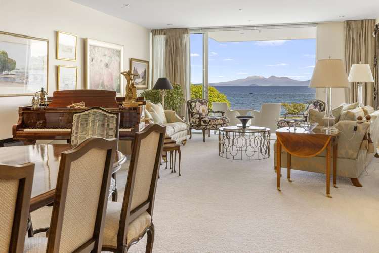 3/110 Lake Terrace Taupo_2