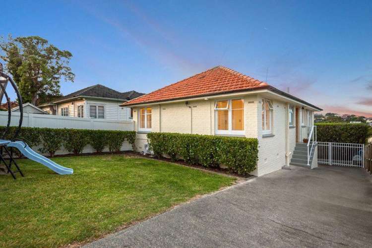 37 Onewa Road Northcote_1