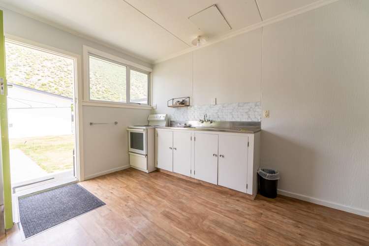 83 Bledisloe Street Kurow_23