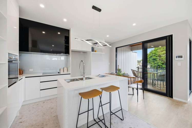 6 Beach Road Te Atatu Peninsula_3