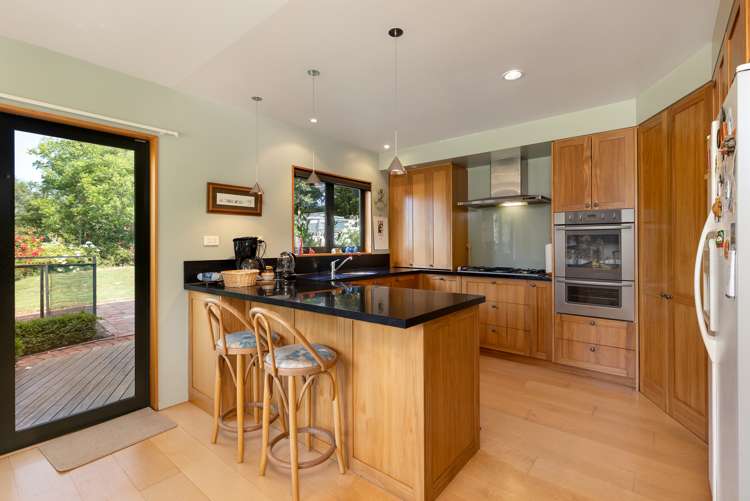 370 The Coastal Highway Redwood Valley_5