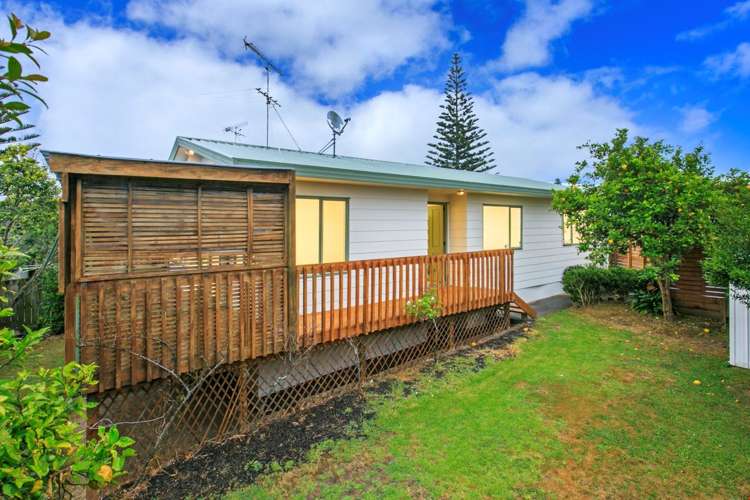 2/67 Lancaster Road Beach Haven_3