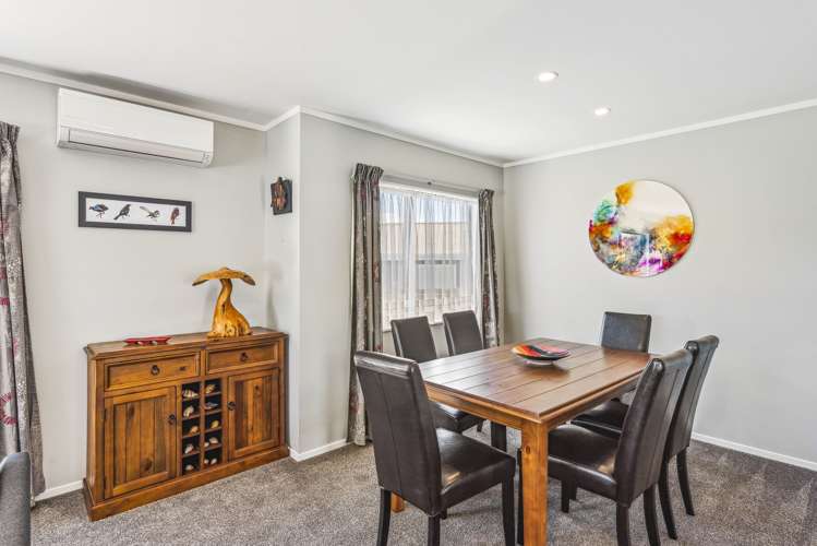 7 Adrian Grove Waikanae Beach_10