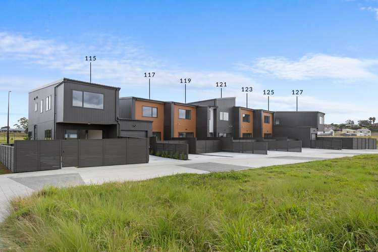 115 Otuwairoa Esplanade Opaheke_24