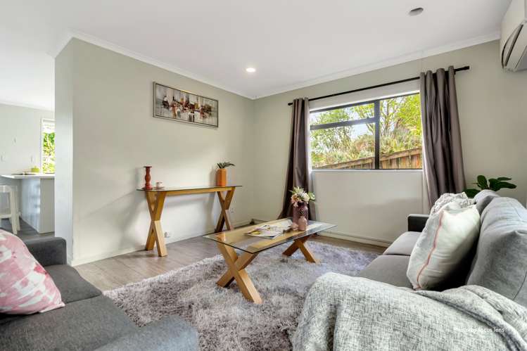 2/248 Sturges Road Henderson_5