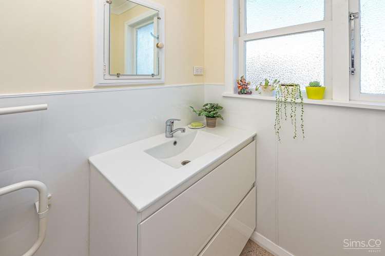 26 Selwyn Crescent College Estate_23