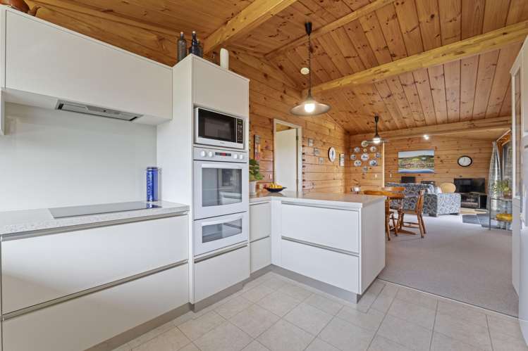 6 Byron Place Whalers Gate_12