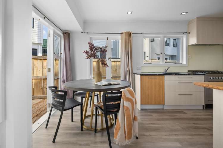 1/3 Mackenzie Street Te Atatu South_13