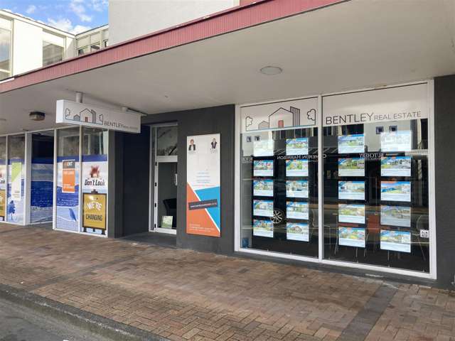 Great North Facing Retail Strip