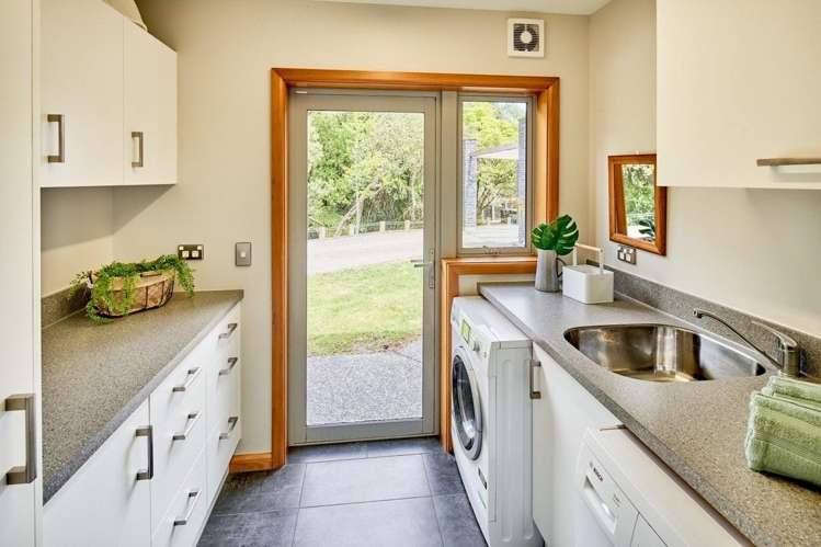 102 Kuku East Road Manakau_20