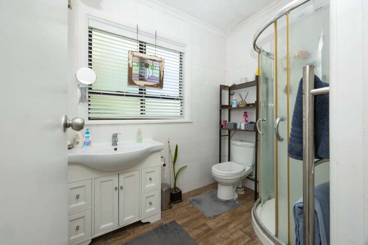 12C Rosier Road Glen Eden_13