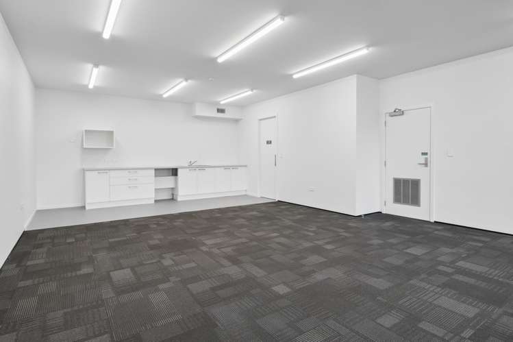1/6 Market Place Papamoa_10