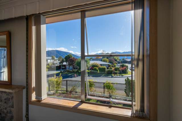 4 Worsley Street Te Anau_2