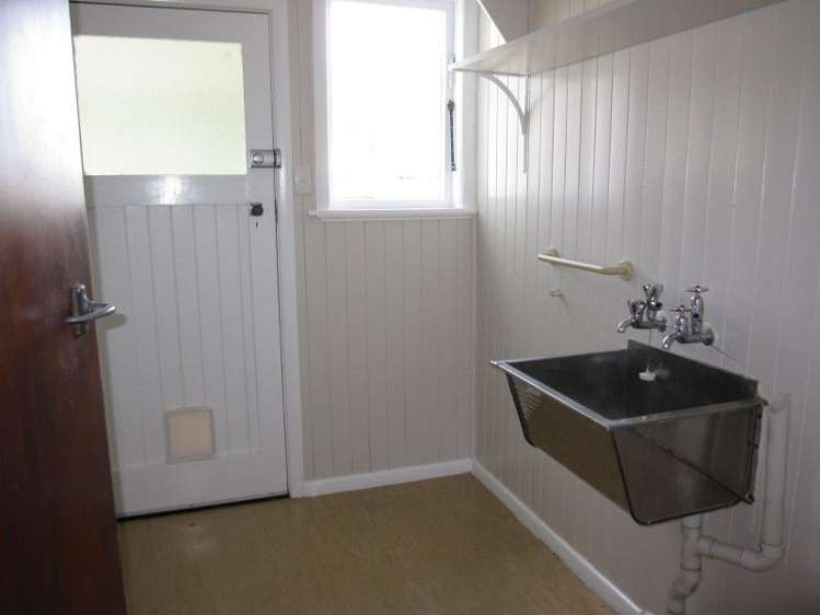 14 Churchill Street Waipukurau and Surrounds_7