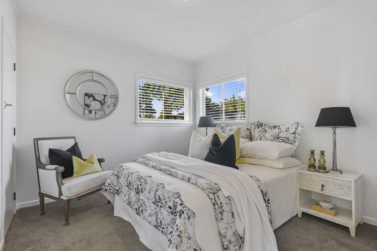 41 Seymour Road Mellons Bay_13