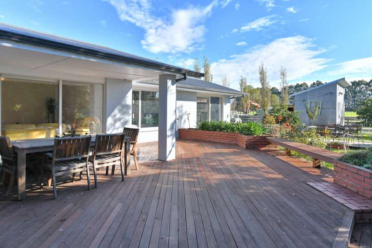 295 Plaskett Road Fernside_11