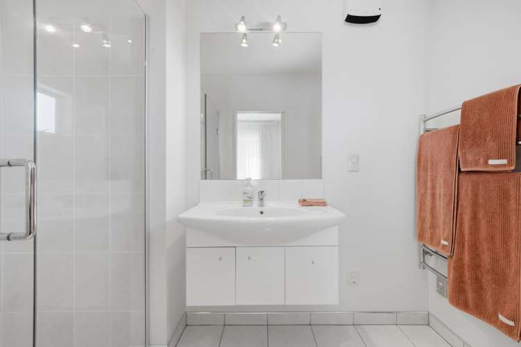 1 Henley Green Northwood_10