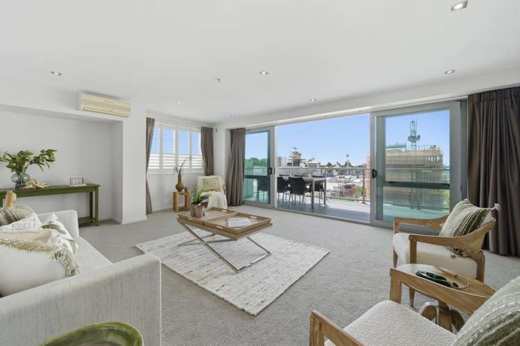 902/72 Devonport Road (Devonport Towers) Tauranga Central_0