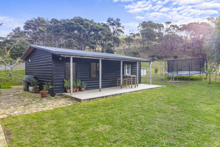 16 Long Road Waitakere_30