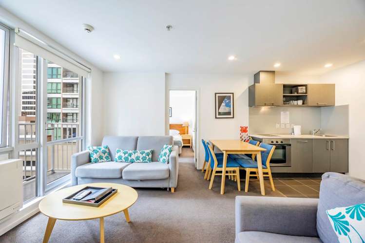 701/74 Albert Street_3