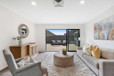 32 Ambleside Drive_1