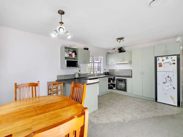 16b Roick Parade Glen Eden_13