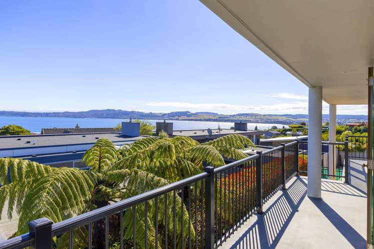 2/70 Harvey Street Waipahihi_32