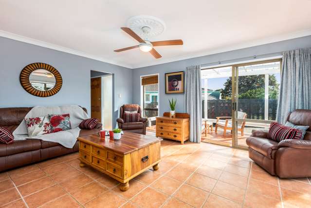 63 Marendellas Drive Bucklands Beach_2