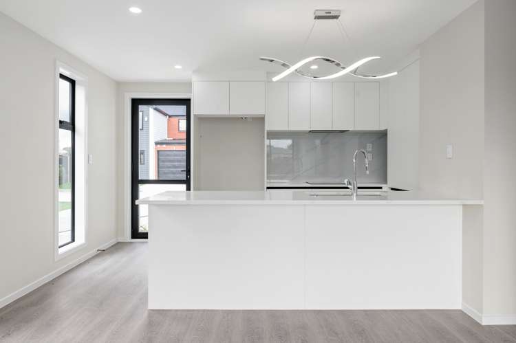 2/41 Prisk Street Melville_1