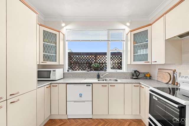 64 Totara Crescent Woburn_1