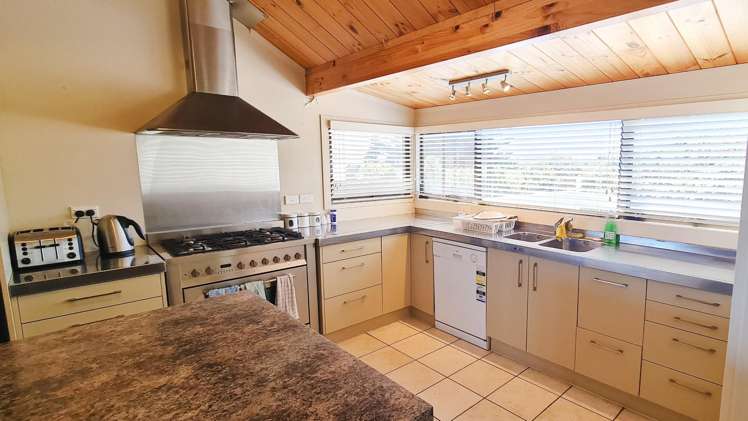  231 Rosetta Road Raumati Beach_13