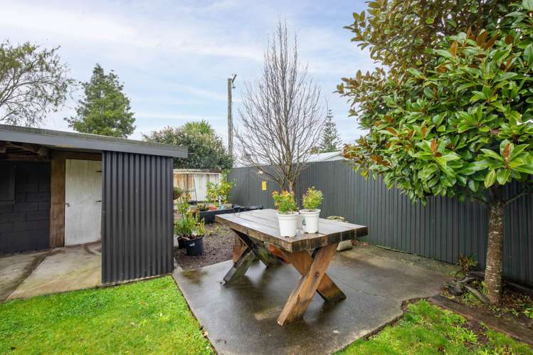 6 Colstone Street Glenview_23