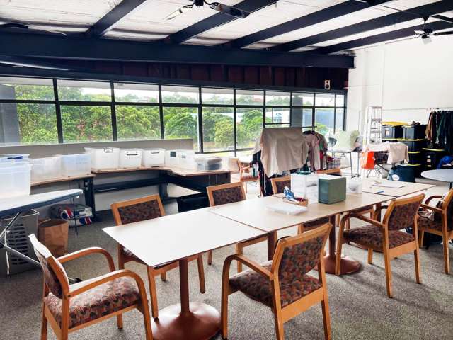 CONFERENCE / TRAINING SPACE WITH LAKE VIEWS