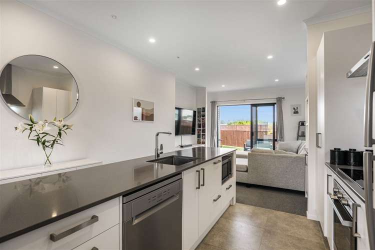 10 Parbhubhai Makan Lane Wai O Taiki Bay_14